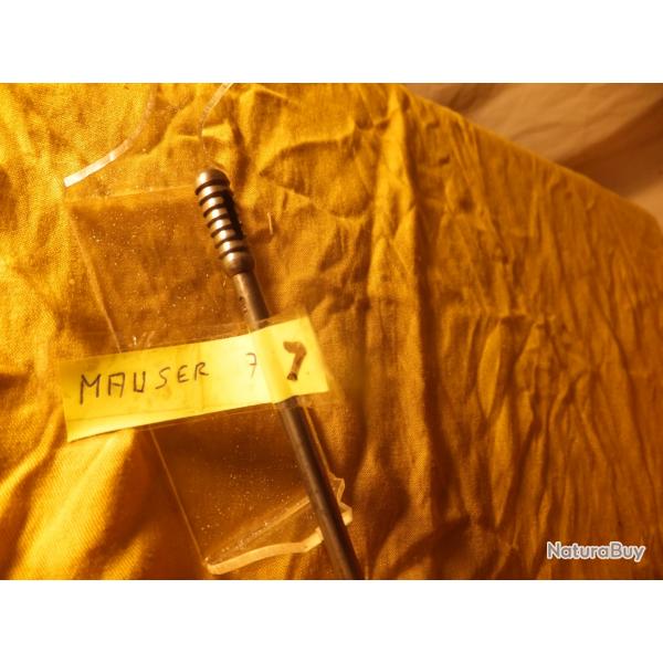 Baguette de fusil type Mauser   71,   ancienne.                                (1)