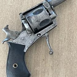 REVOLVER LIÉGEOIS GRAVÉ À 1 SANS PRIX DE RÉSERVE