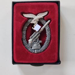INSIGNE METAL DE LA FLAK,WH,MODELE 2