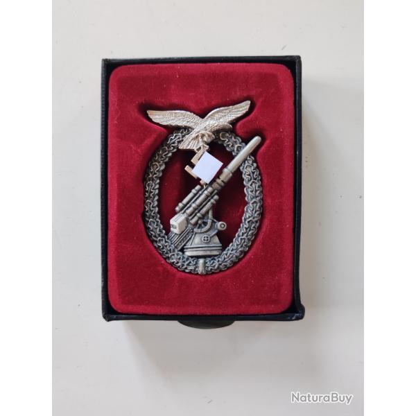 INSIGNE METAL DE LA FLAK,WH,MODELE 2
