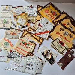 Lot d'étiquettes de vin  du monde entier de 1961 à 1985, avec le GSPR, l'argentine, 11e régiment du