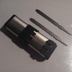 LANCEUR DE FLÉCHETTES TROIS COUPS + 2 fléchettes