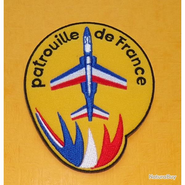 TISSU PATCH : PATROUILLE DE FRANCE AVEC ALPHAJET , DIAMETRE 9CM , BON ETAT VOIR PHOTOS . POUR TOUT