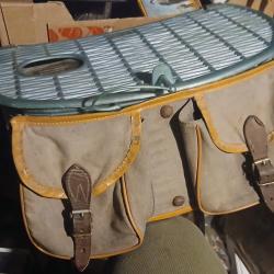 ANCIEN PANIER DE PÊCHE EN PLASTIQUE VERT