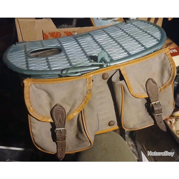 ANCIEN PANIER DE PCHE EN PLASTIQUE VERT