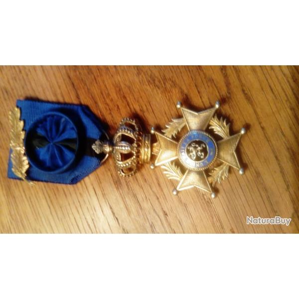mdaille officier de l'ordre de Lopold 2