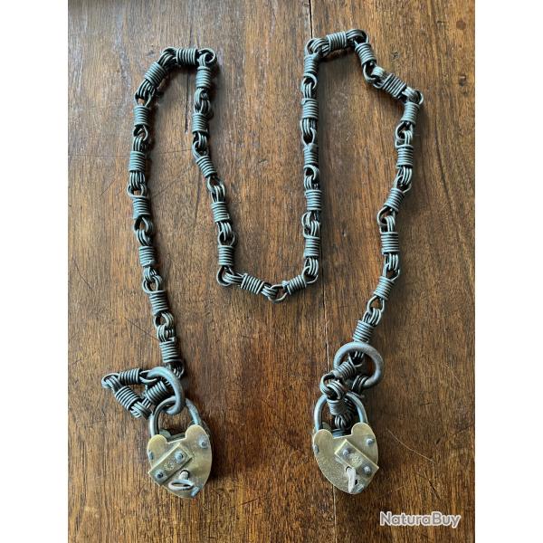 Menottes , Chaines de conduite, avec cadenas et clefs GENDARMERIE - D'origine - Fin 19me