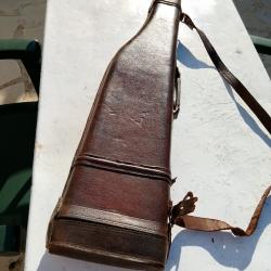 Belle etui ancien de fusil de chasse seul la sangle a un manque