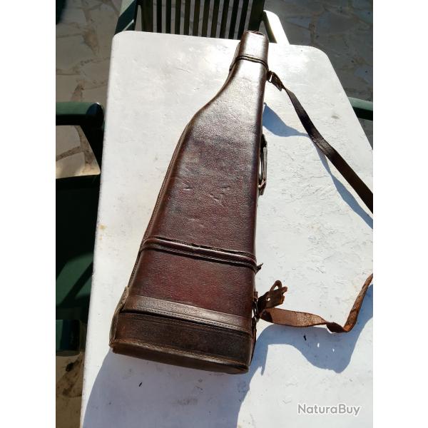 Belle etui ancien de fusil de chasse seul la sangle a un manque