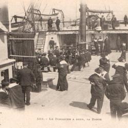 CPA - Marine " LE DIMANCHE A BORD LA DANSE" N°275