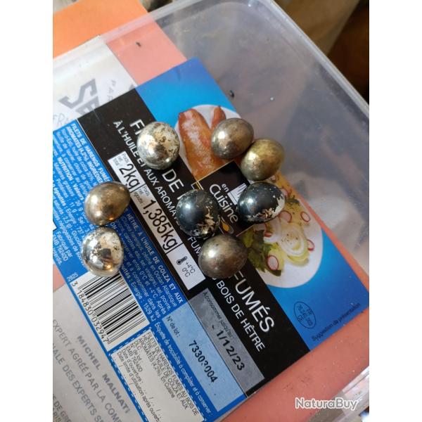 Lot de boutons bombs