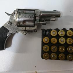 vends tres beau revolver bulldog en 320 prix en baisse