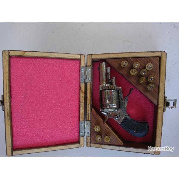 vends tres beau revolver bulldog de luxe en 320 PRIX EN BAISSE