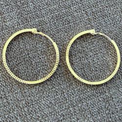 Boucles d'oreilles créoles striées en or massif 18 carats