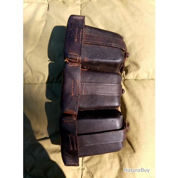Cartouchiere modle 1909 fabrication 1915 bon cuir 2 accroches un peu abm