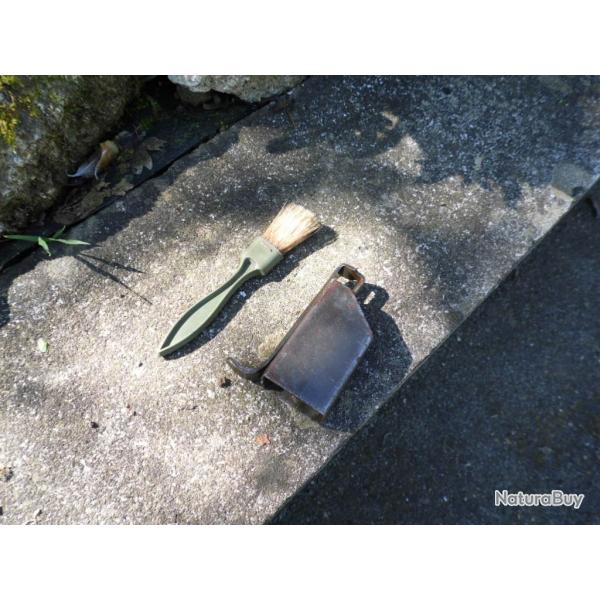 chargette et pinceau MAT49