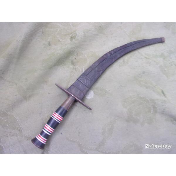 couteau  avec fourreau 40,5  cm