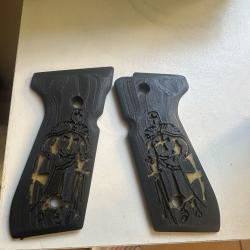 Plaquette poignée  berreta 92 fs édition templiers black Gold