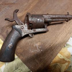 Revolver a broche système lefaucheux
