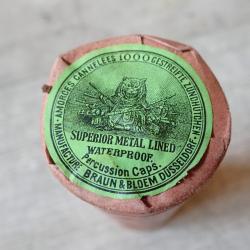 Lot de 10 boites d'amorces cannelées BRAUN & BLOEM. Rechargement poudre noire