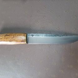 Couteau nordique forgé Fred Charrière  acier 80CRV2 manche en superbe loupe de frêne