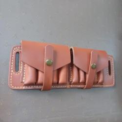 Etui mixte , pour  cartouches calibre 20 et balles et calibres rayés .Cuir naturel cousu main