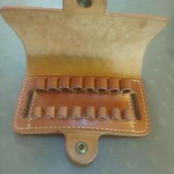 Etui pour balles grand gibier en cuir naturel épais cousus main au point sellier