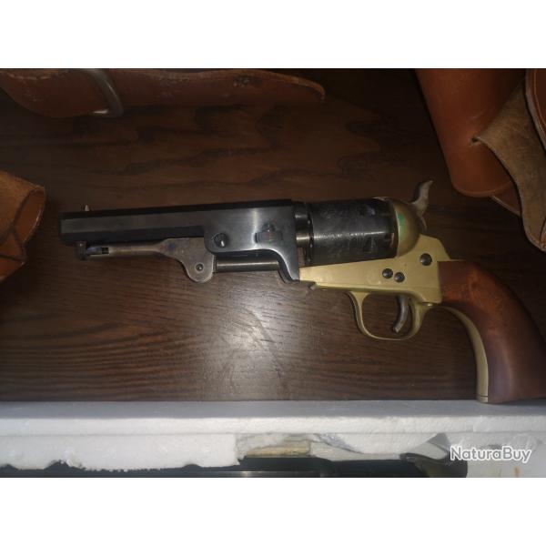 Vends 2 rpliques Colts  Navy 1851 avec 3 tuis et 2 ceintures en cuir