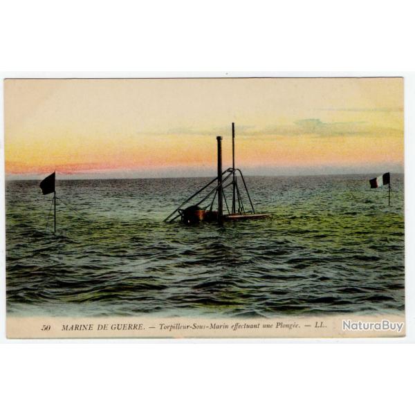 CPA -MARINE DE GUERRE - " Le Torpilleur-Sous-Marin effectuant une Plonge  N262