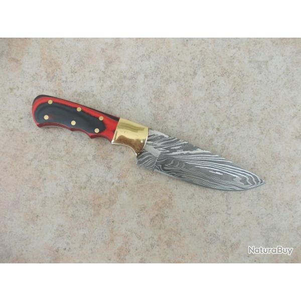 Couteau fixe lame damas.