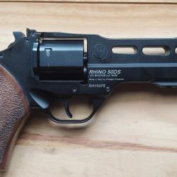 Vends Revolver Rhino 50ds de Chiappa Firearms 357 magnum avec housse et verrou de pontet