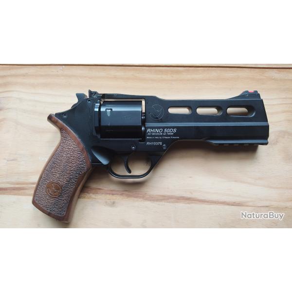 Vends Revolver Rhino 50ds de Chiappa Firearms 357 magnum avec housse et verrou de pontet