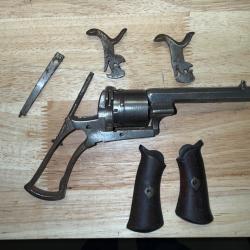 REVOLVER A BROCHE  8 MM a restaurer ou pour pièces (2)