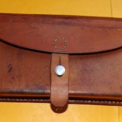 ARMEE SUISSE :ETUI EN CUIR POUR CARTOUCHIERE DE L'ARMEE SUISSE , DATE 1965  FABRICANT DANS LE TAMPON