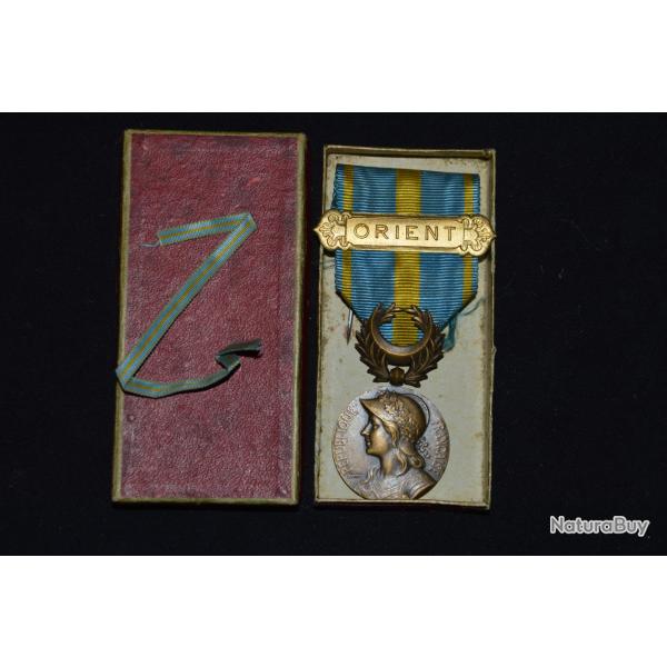 MEDAILLE D'ORIENT-AVEC AGRAFE-GUERRE 1914/1918 -AVEC SA BOITE D'ORIGINE
