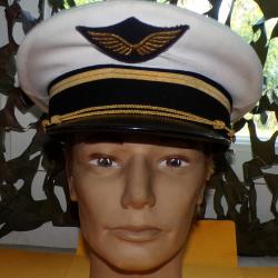 CASQUETTE D'ADJUDANT CHEF DE L'ARMEE DE L'AIR FRANCAISE , TAILLE 57 FABRICATION FRANCAISE U.GE.CO SA