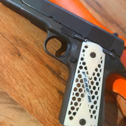 Plaquettes de crosse ajourées pour Colt 1911 Venom Stinger par saga3dlatelier