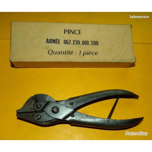 PINCE DU MATERIEL DE L'ARMEE FRANCAISE , DANS SA BOITE D'ORIGINE ,BON ETAT VOIR PHOTOS . POUR TOUT R