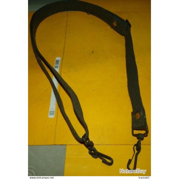 BRETELLE EN TOILE POUR P.M  MAT 49 , LA BRETELLE EN TOILE ETAIT PLUTOT RESERVE AUX PARACHUTISTES  ,
