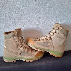 Chaussures militaire lowa désert élite taille 44 comme neuves