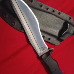 Couteau WTG Little Evil Fighter - Gen 2 Satiné/Convexe/Noir avec revêtement rouge