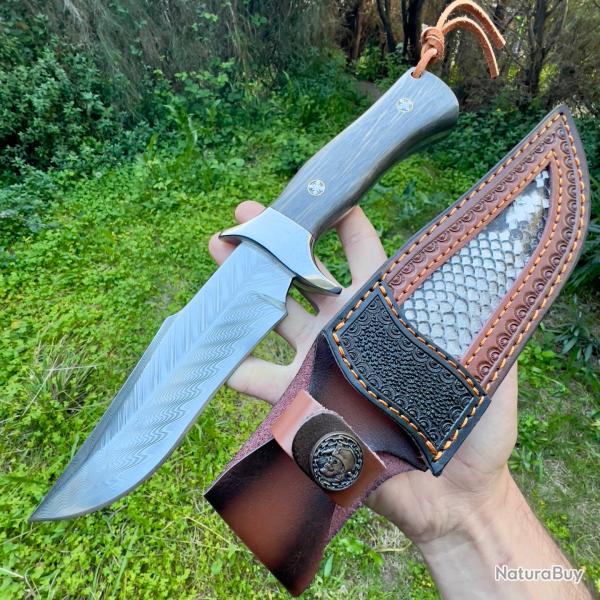 Grand couteau lame fixe acier damas bois massif avec tui imitation peau de serpent #306