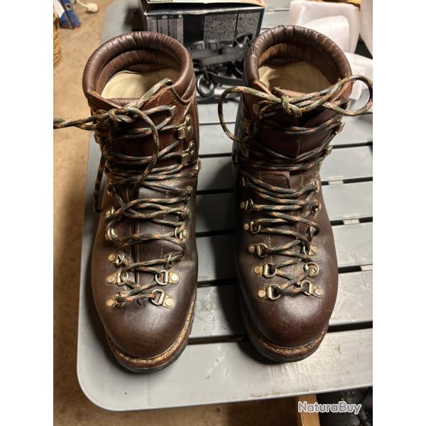 Lowa chaussures randonne 43 tout cuir