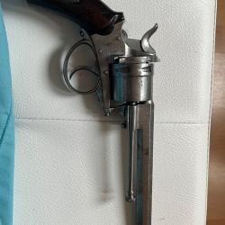 Vieux revolver pour collectionneurs
