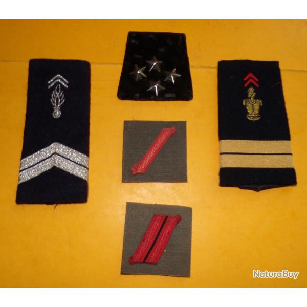 GALON DE GENERAL 4 ETOILES + DIVERS TISSU   . BON ETAT VOIR PHOTOS . POUR TOUT RENSEIGNEMENT ME CONT