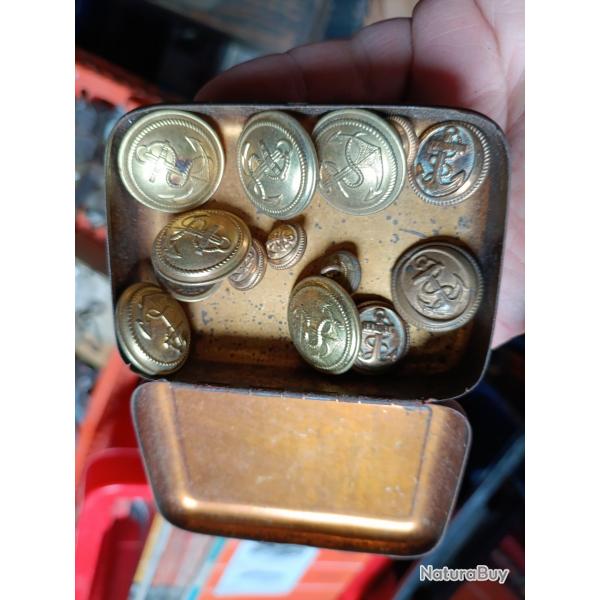 Lot de boutons de marine