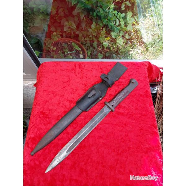 Baonnette 98K poigne finition rouge mme numro 6147 avec gousset marqu