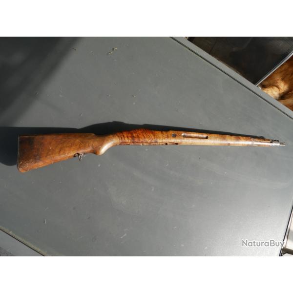 Crosse de MAUSER ESPAGNOL M43 dans un superbe noyer vein