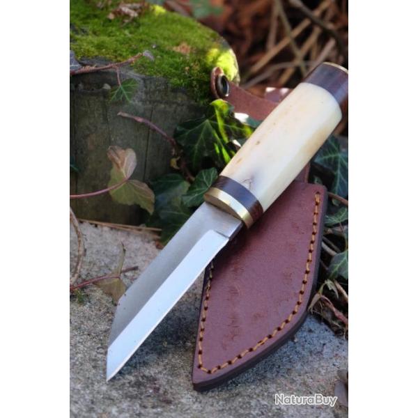 Puukko Seax de Viking Couteau Lame Acier Carbone 1055 Manche Os Fabric Artisanale Etui Cuir