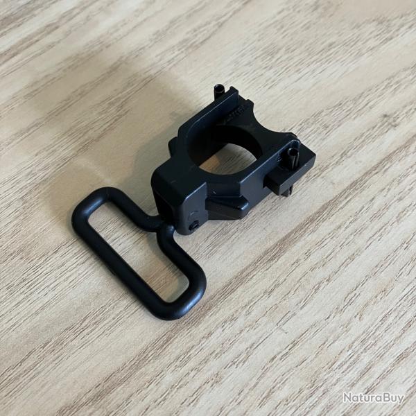 Attache de sangle M4